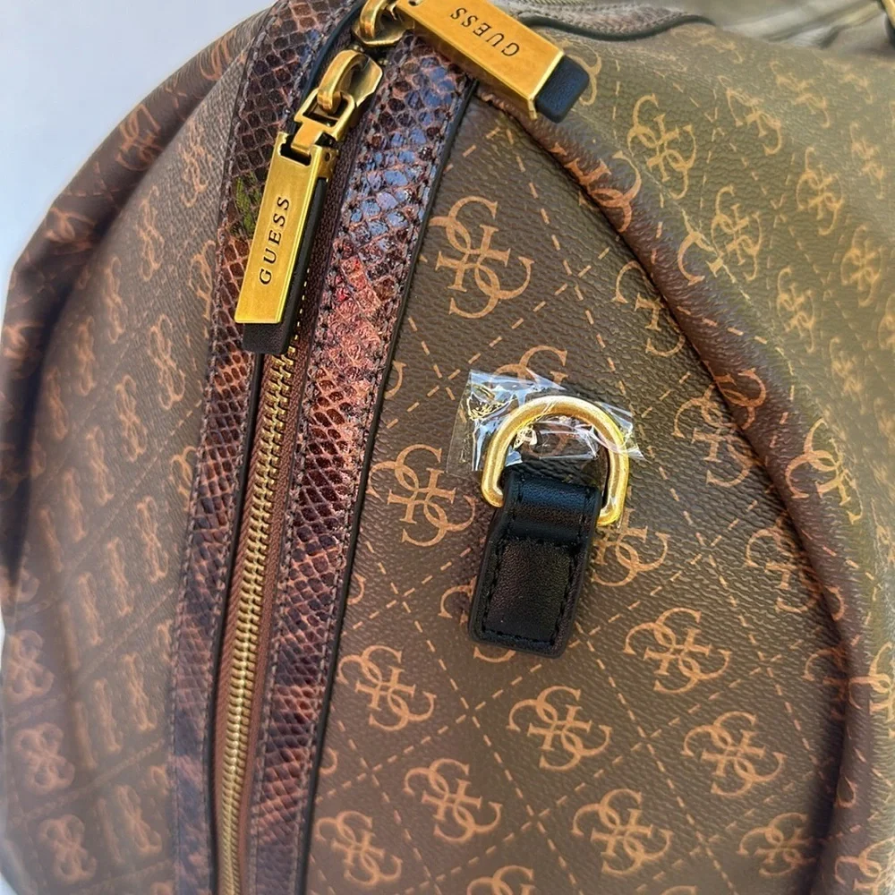 New GUESS Large UNISEX Travel bag